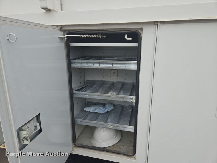 image for item DW1870 2007 Freightliner M2 106 bucket truck