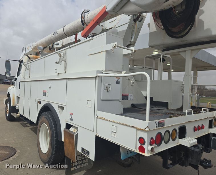 image for item DW1870 2007 Freightliner M2 106 bucket truck