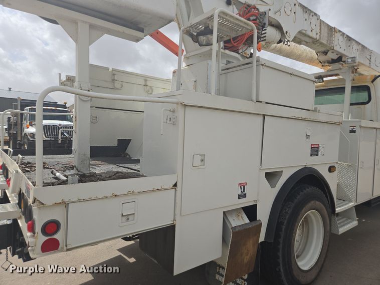 image for item DW1870 2007 Freightliner M2 106 bucket truck