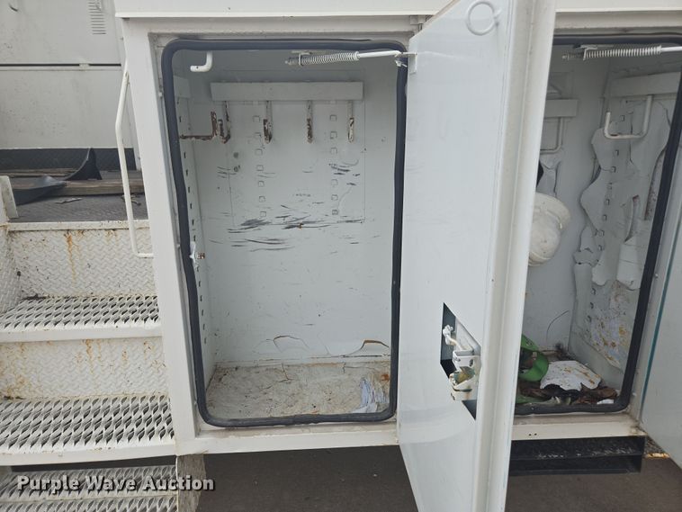 image for item DW1870 2007 Freightliner M2 106 bucket truck