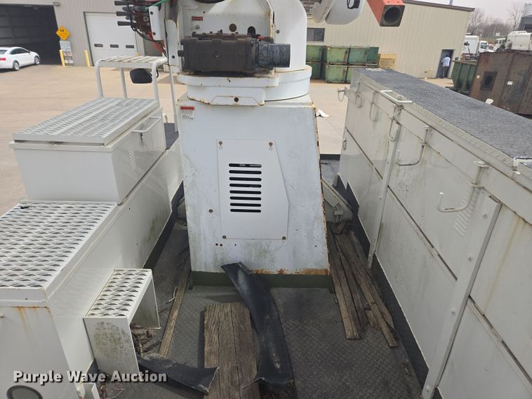 image for item DW1870 2007 Freightliner M2 106 bucket truck