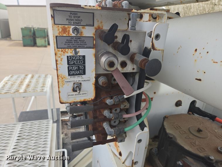 image for item DW1870 2007 Freightliner M2 106 bucket truck