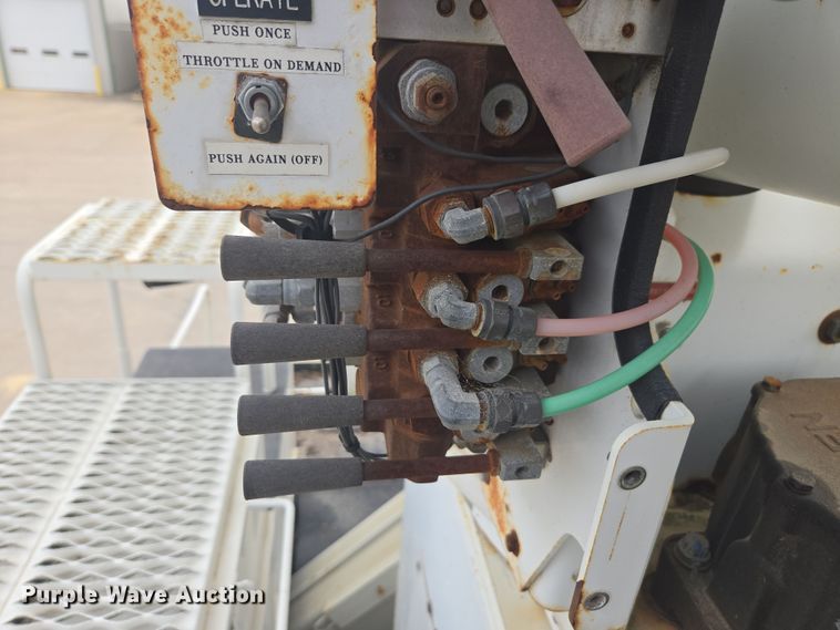 image for item DW1870 2007 Freightliner M2 106 bucket truck