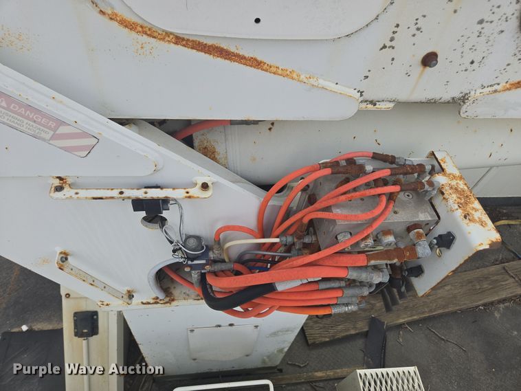 image for item DW1870 2007 Freightliner M2 106 bucket truck