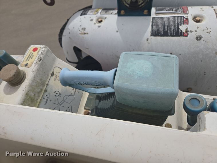 image for item DW1870 2007 Freightliner M2 106 bucket truck