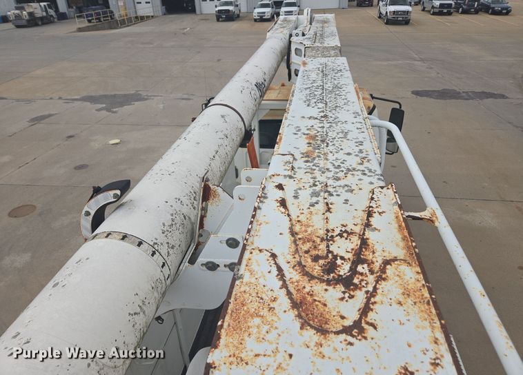 image for item DW1870 2007 Freightliner M2 106 bucket truck