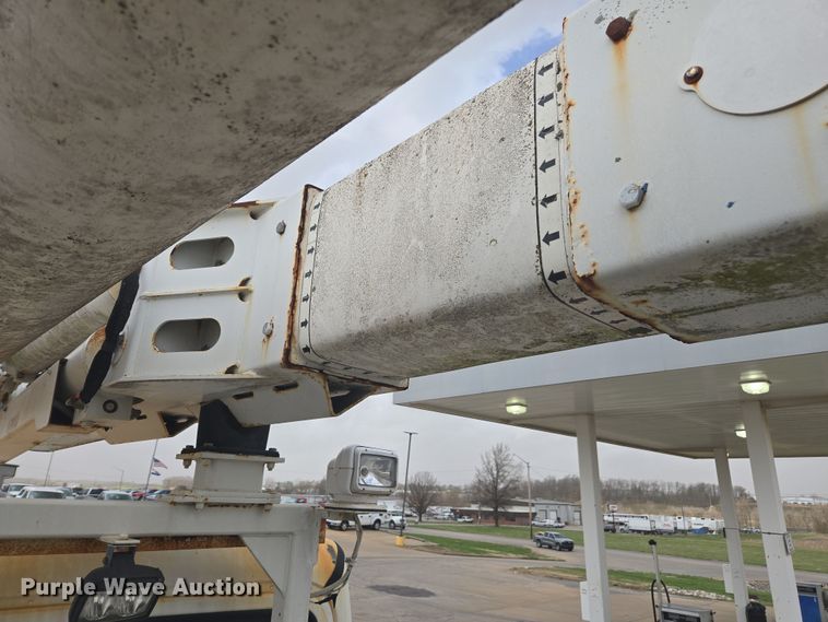 image for item DW1870 2007 Freightliner M2 106 bucket truck