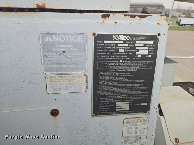 image for item DW1870 2007 Freightliner M2 106 bucket truck