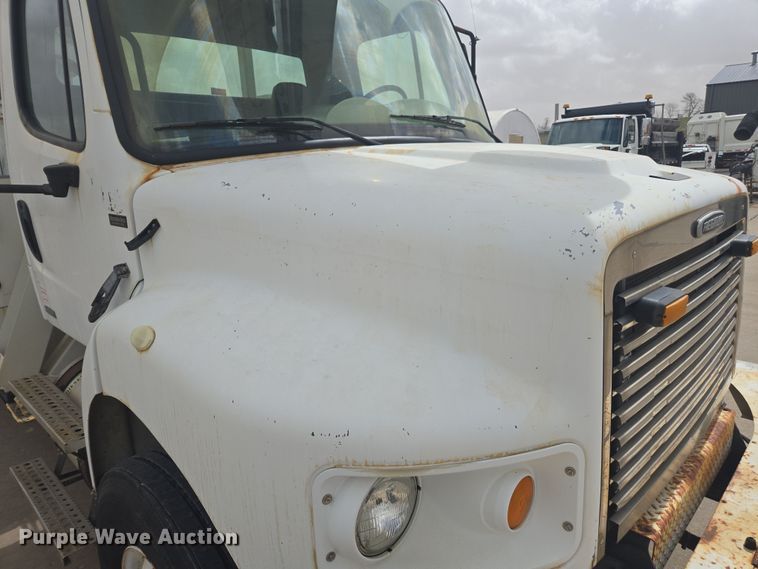 image for item DW1870 2007 Freightliner M2 106 bucket truck