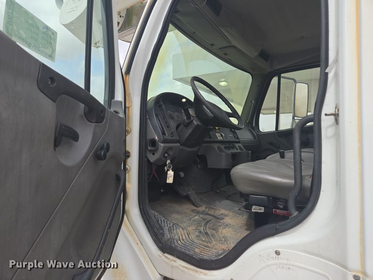 image for item DW1870 2007 Freightliner M2 106 bucket truck