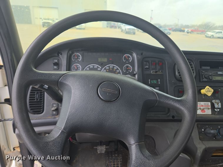 image for item DW1870 2007 Freightliner M2 106 bucket truck