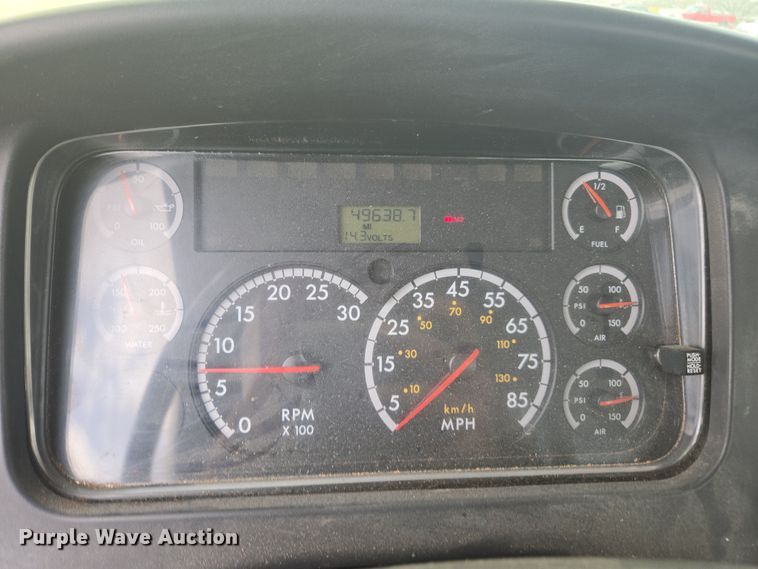 image for item DW1870 2007 Freightliner M2 106 bucket truck