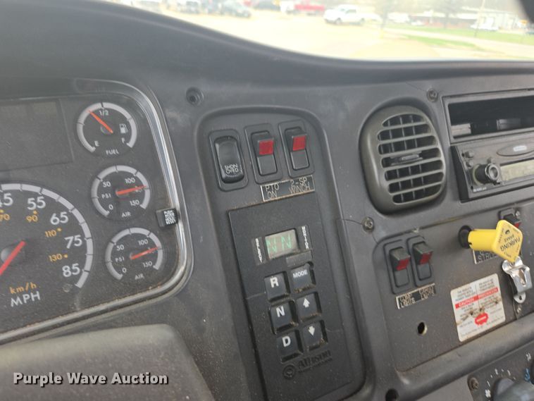 image for item DW1870 2007 Freightliner M2 106 bucket truck