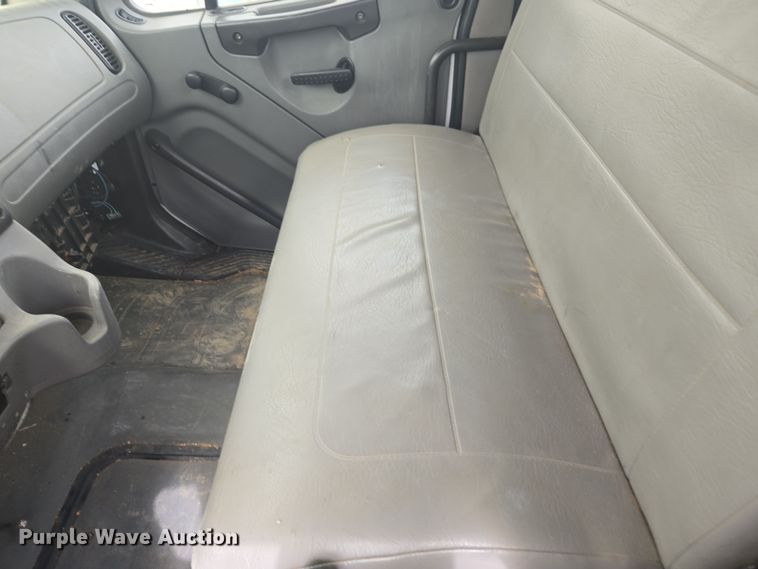 image for item DW1870 2007 Freightliner M2 106 bucket truck