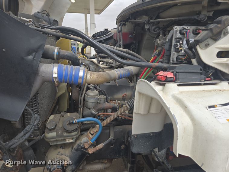 image for item DW1870 2007 Freightliner M2 106 bucket truck