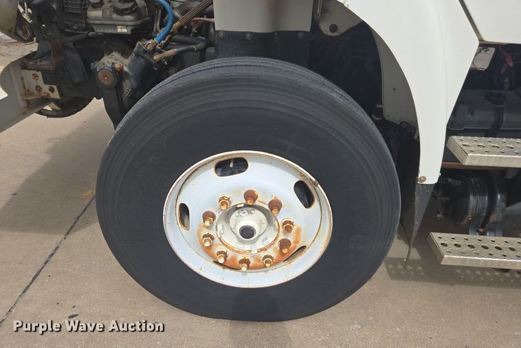 image for item DW1870 2007 Freightliner M2 106 bucket truck