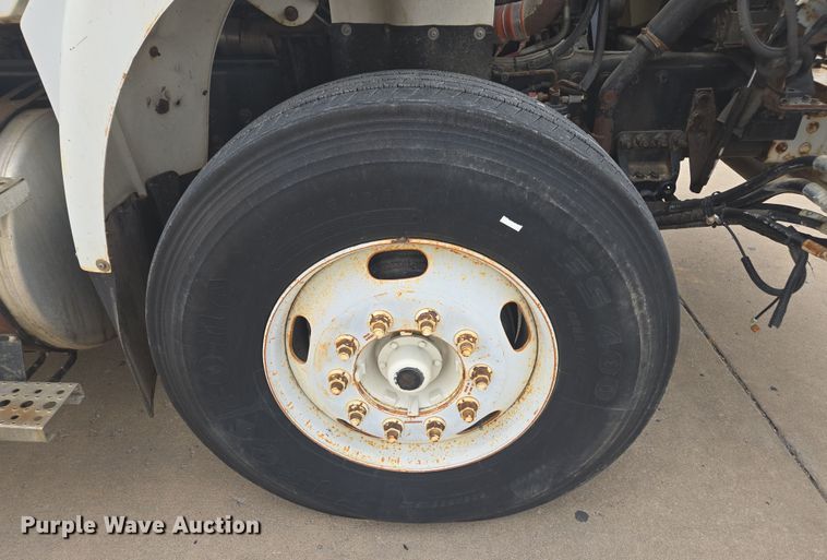 image for item DW1870 2007 Freightliner M2 106 bucket truck