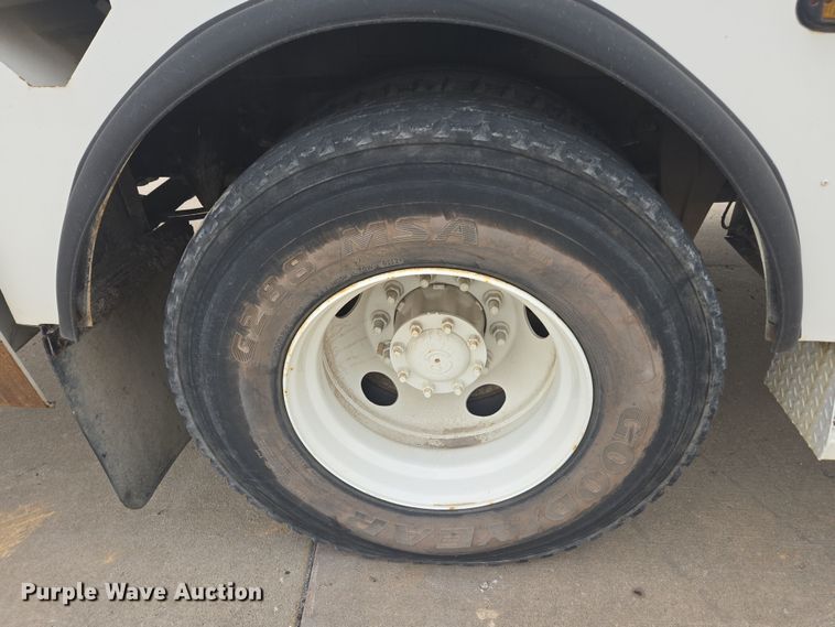 image for item DW1870 2007 Freightliner M2 106 bucket truck