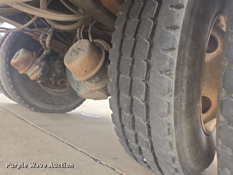 image for item DW1870 2007 Freightliner M2 106 bucket truck