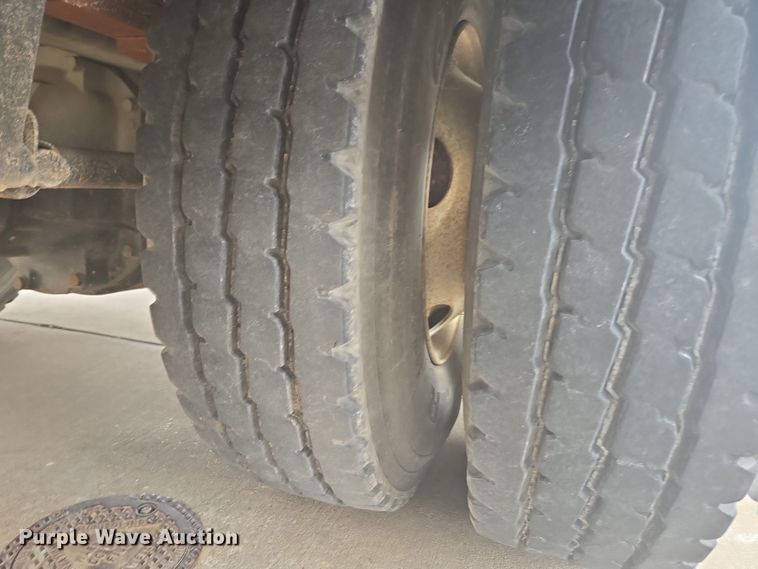 image for item DW1870 2007 Freightliner M2 106 bucket truck