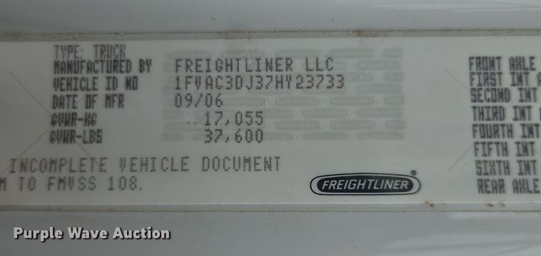 image for item DW1870 2007 Freightliner M2 106 bucket truck