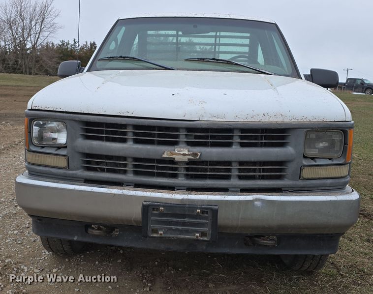 image for item DW3235 1998 Chevrolet C2500 flatbed pickup truck