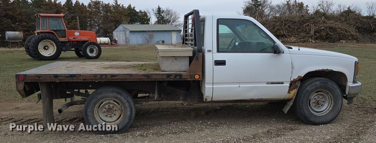image for item DW3235 1998 Chevrolet C2500 flatbed pickup truck