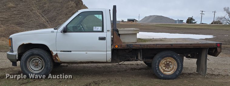 image for item DW3235 1998 Chevrolet C2500 flatbed pickup truck