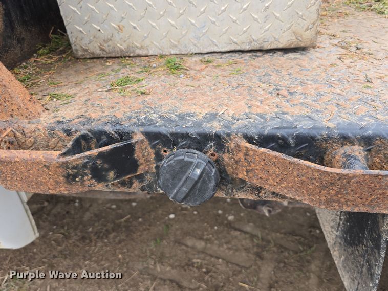 image for item DW3235 1998 Chevrolet C2500 flatbed pickup truck