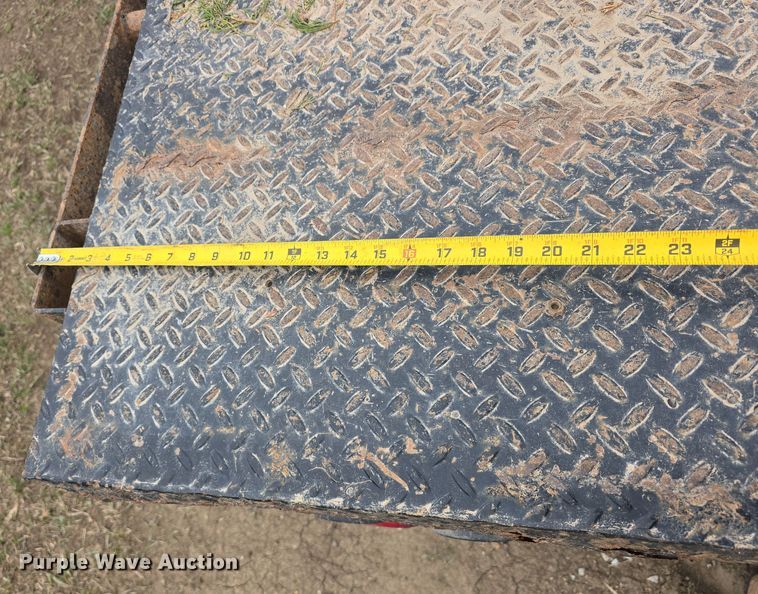 image for item DW3235 1998 Chevrolet C2500 flatbed pickup truck