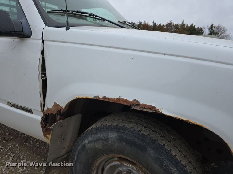 image for item DW3235 1998 Chevrolet C2500 flatbed pickup truck