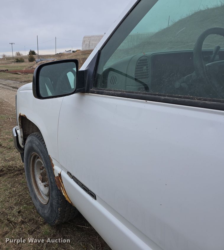 image for item DW3235 1998 Chevrolet C2500 flatbed pickup truck