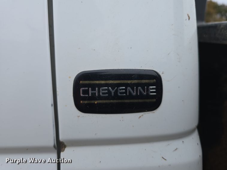 image for item DW3235 1998 Chevrolet C2500 flatbed pickup truck