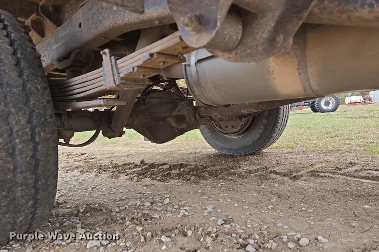 image for item DW3235 1998 Chevrolet C2500 flatbed pickup truck