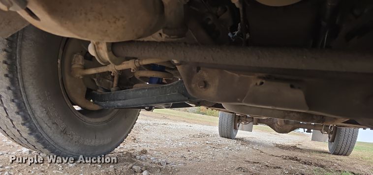 image for item DW3235 1998 Chevrolet C2500 flatbed pickup truck