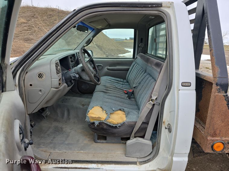 image for item DW3235 1998 Chevrolet C2500 flatbed pickup truck