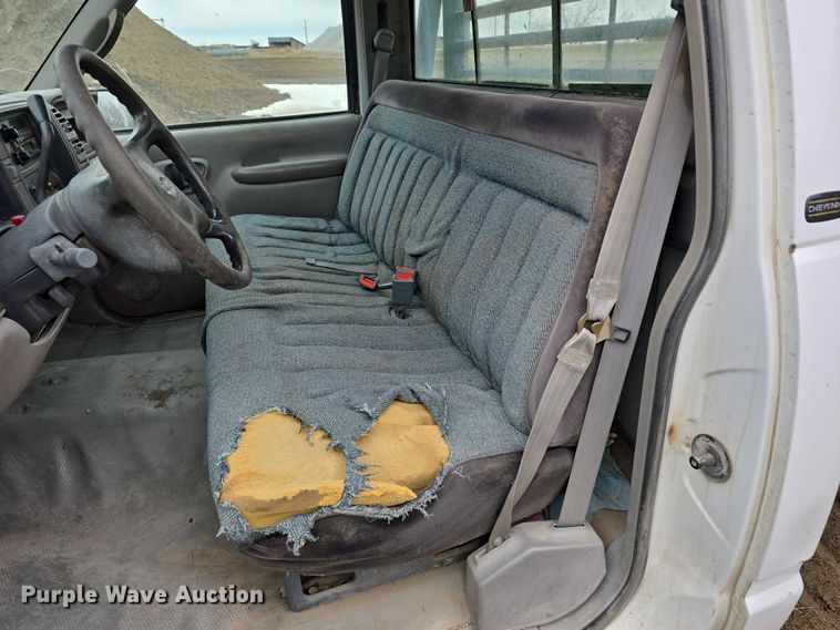 image for item DW3235 1998 Chevrolet C2500 flatbed pickup truck