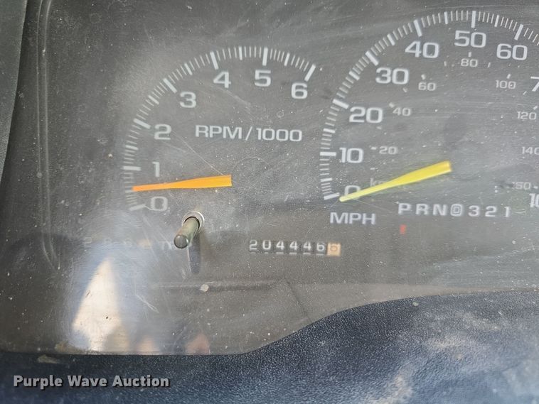 image for item DW3235 1998 Chevrolet C2500 flatbed pickup truck