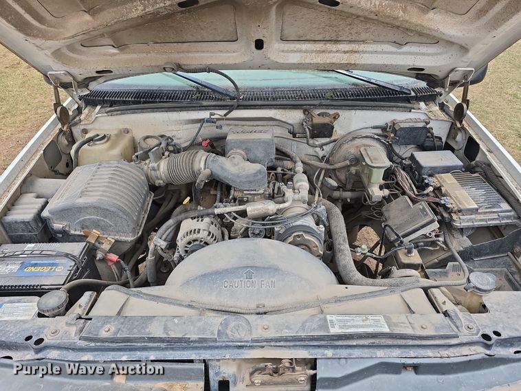 image for item DW3235 1998 Chevrolet C2500 flatbed pickup truck