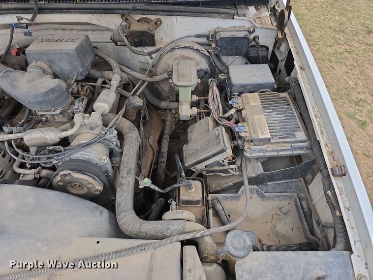 image for item DW3235 1998 Chevrolet C2500 flatbed pickup truck