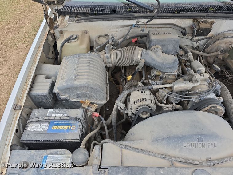 image for item DW3235 1998 Chevrolet C2500 flatbed pickup truck