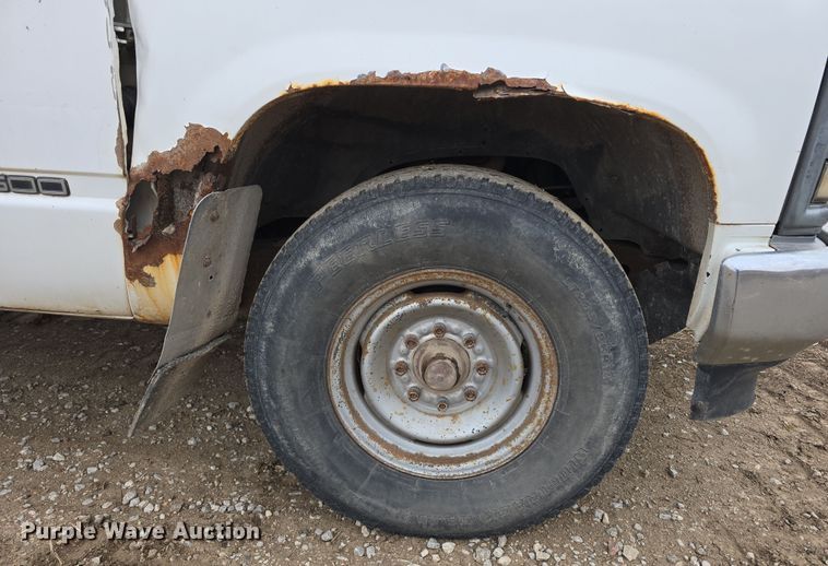 image for item DW3235 1998 Chevrolet C2500 flatbed pickup truck