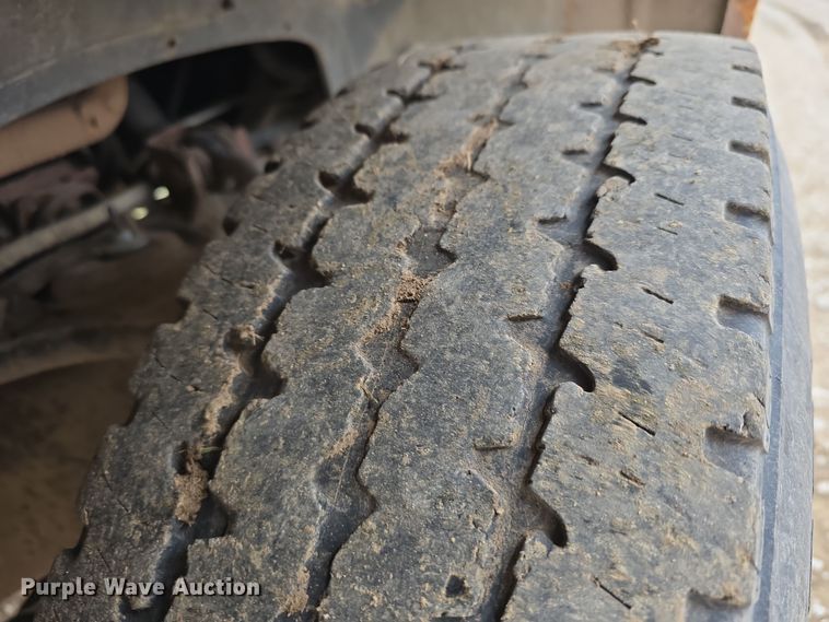 image for item DW3235 1998 Chevrolet C2500 flatbed pickup truck