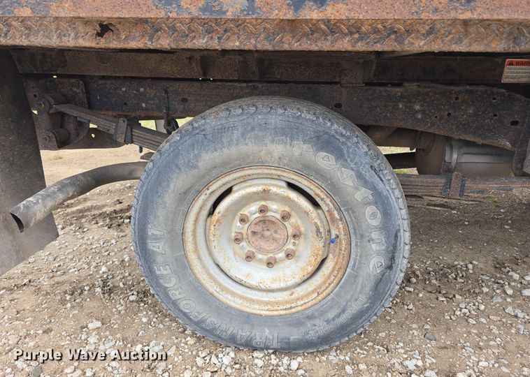 image for item DW3235 1998 Chevrolet C2500 flatbed pickup truck