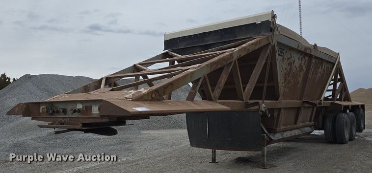 image for item DW3241 2016 Manac CPS bottom dump trailer