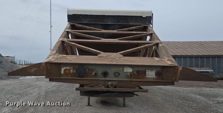 image for item DW3241 2016 Manac CPS bottom dump trailer