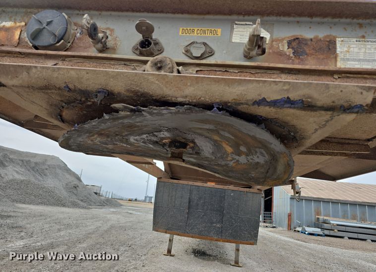 image for item DW3241 2016 Manac CPS bottom dump trailer