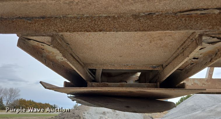 image for item DW3241 2016 Manac CPS bottom dump trailer