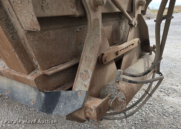 image for item DW3241 2016 Manac CPS bottom dump trailer