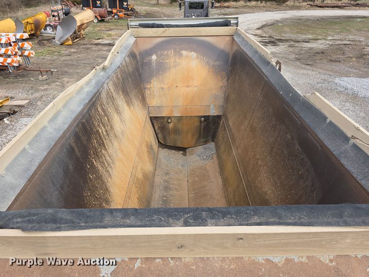 image for item DW3241 2016 Manac CPS bottom dump trailer